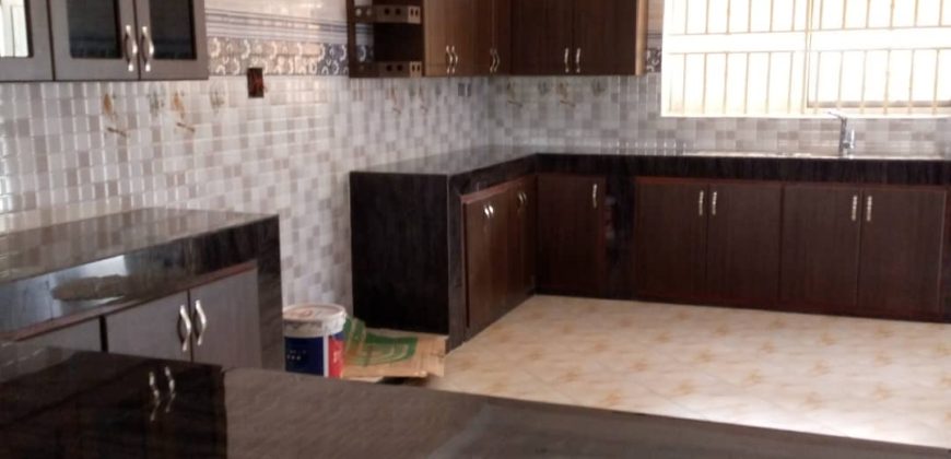 5 bedroomed house at Akright Bwebajja