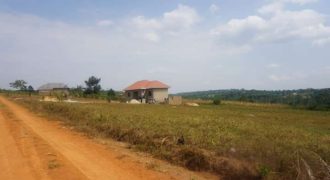 Land in Kikandwa