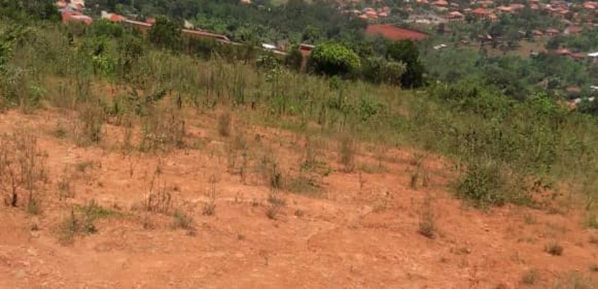 An acre of land for sale on the beautiful hills of Nakabugo Bbira bulenga mityana road at 4ooM