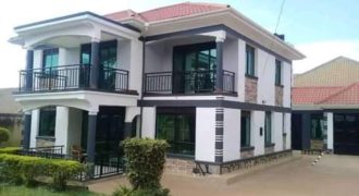 House for sale in Kitende-Entebbe at 500millions