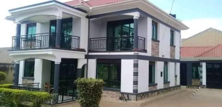 House for sale in Kitende-Entebbe at 500millions