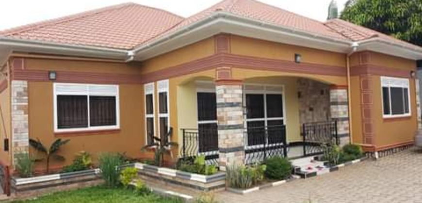 House For Sale In KItende at 450millions