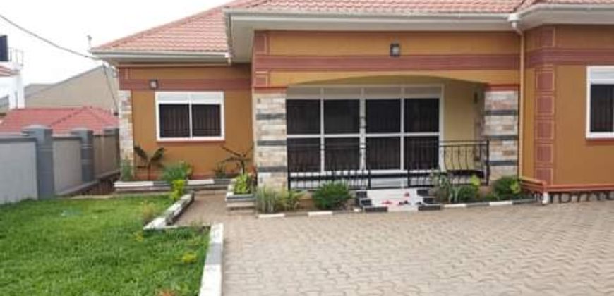 House For Sale In KItende at 450millions