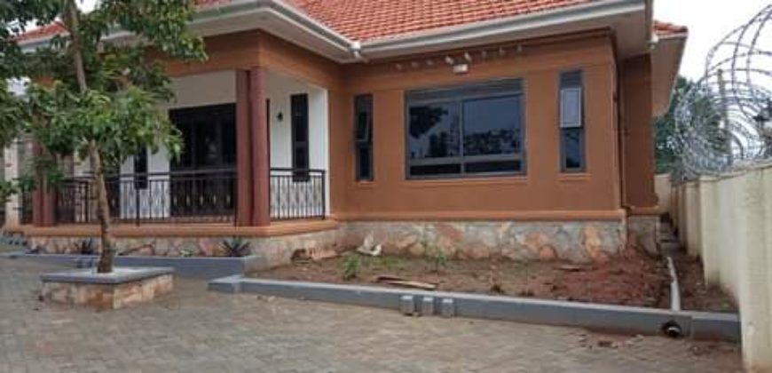 House For Sale In KItende at 450millions