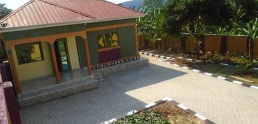 Residential house for sale in Bukalango – Wakiso seated on 15 decimals with ready land title at 150m