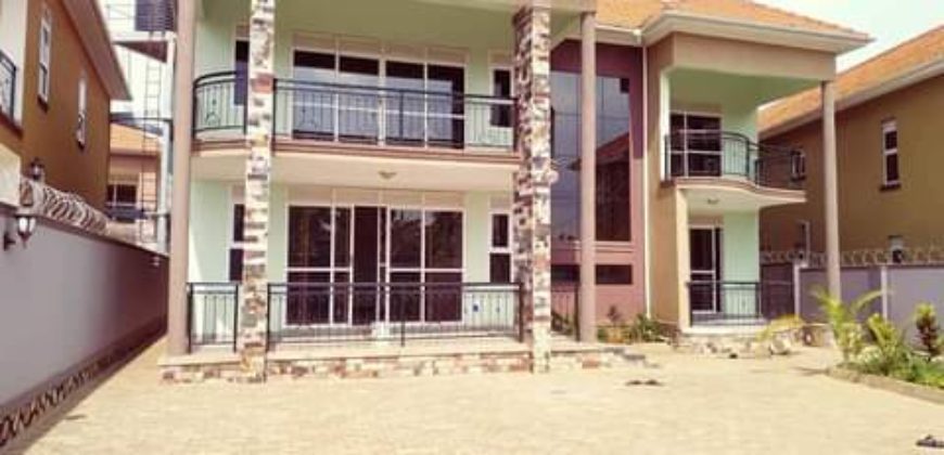 NEWLY BUILT HOUSE FOR SALE ON KIRA AT 750M