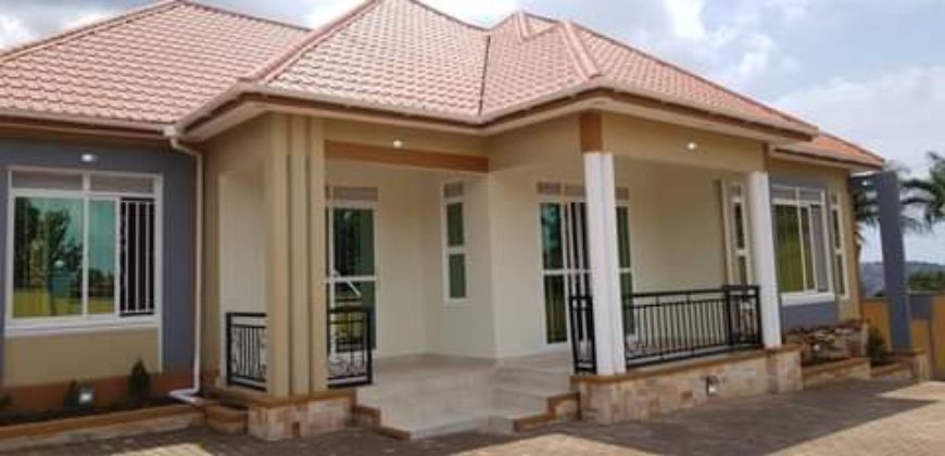 Brand New House for sale in Kitende at 430million Seated on 13 decimals