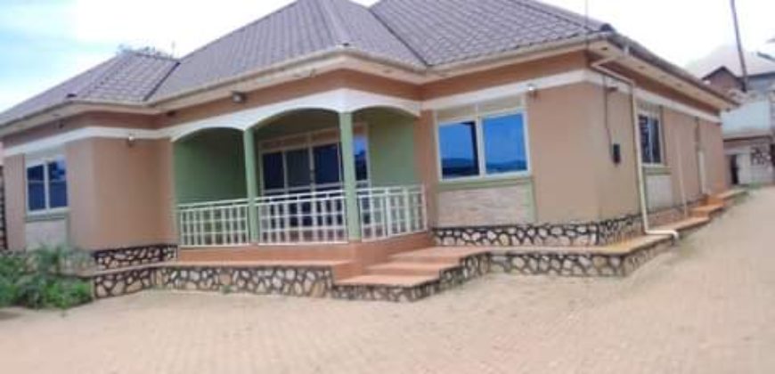 RESIDENTIAL HOUSE FOR SALE LOCATED IN NANSANA MUKIBWA AT 120M