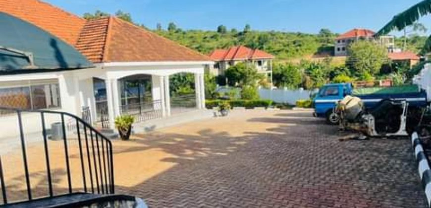 House for sale in Lubowa at 900million