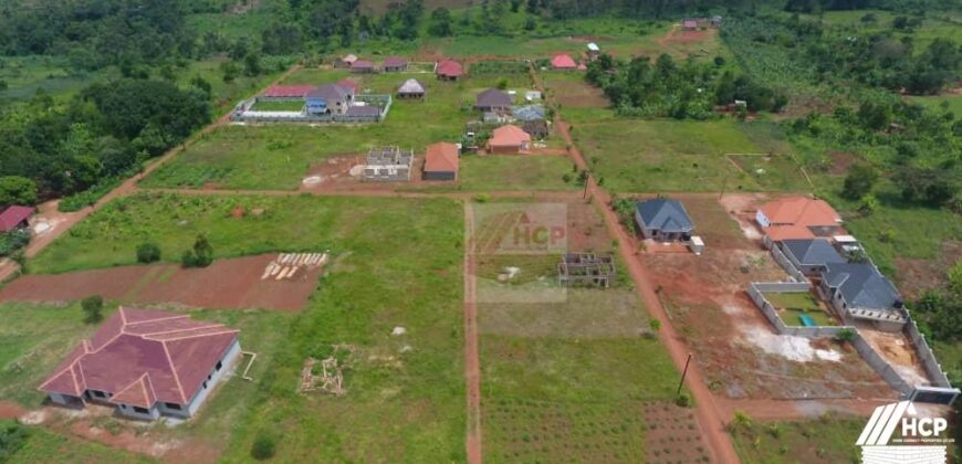 Plots for sale in Katende along Masaka Road at 23million 50 by 100ft with a land title